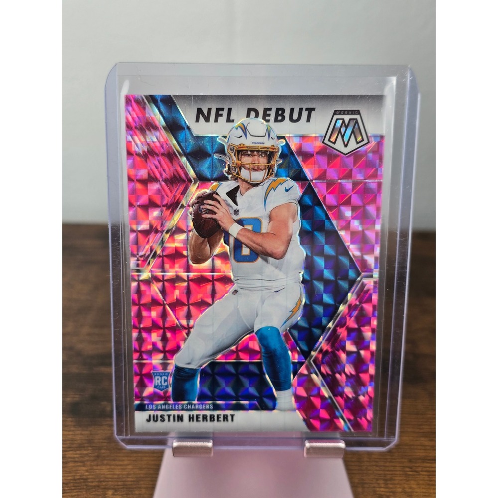 2020 Panini Mosaic Justin Herbert NFL Debut Pink Camo Prizm RC #263 Chargers
